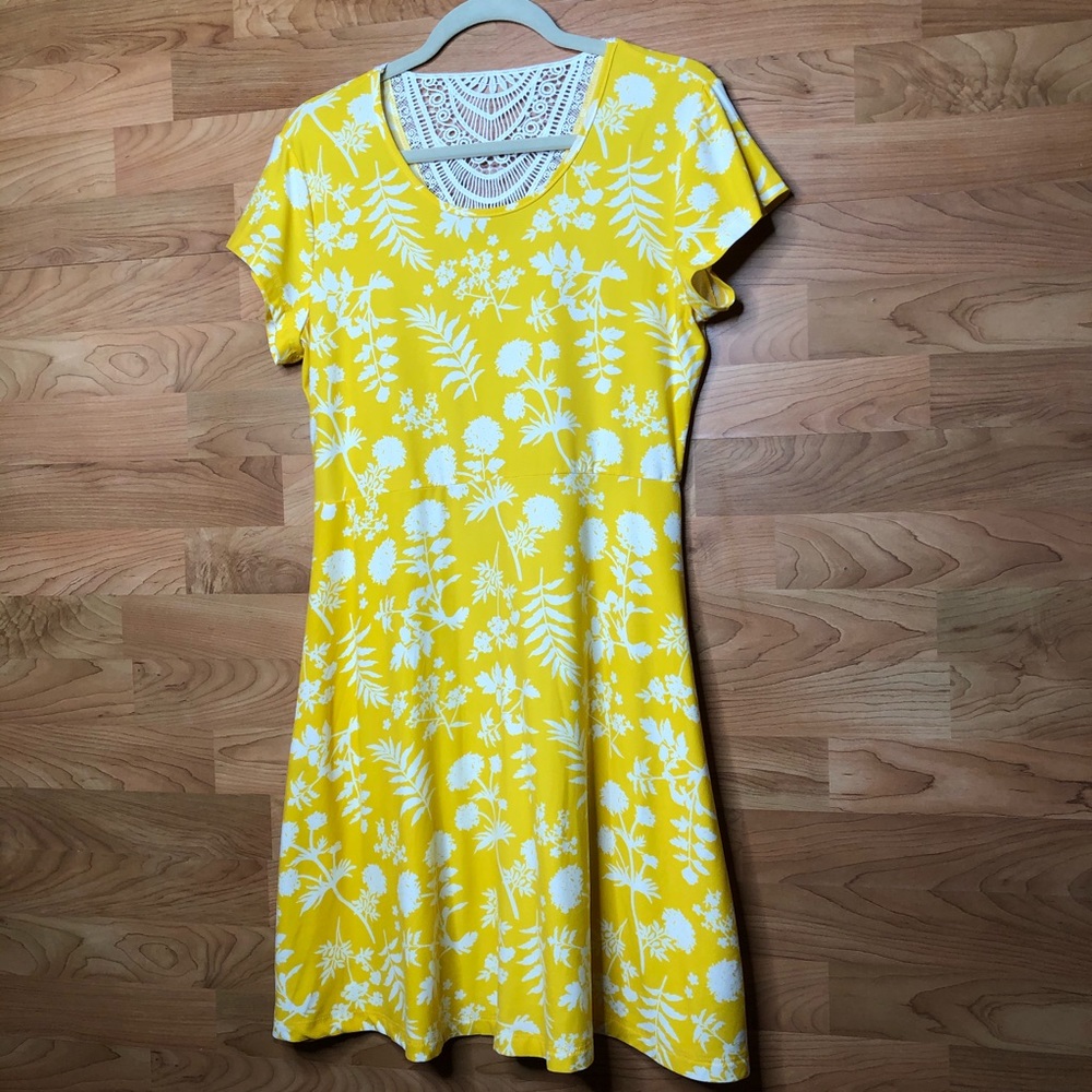 Bobbi Brooks Small Yellow and White S/S Dress